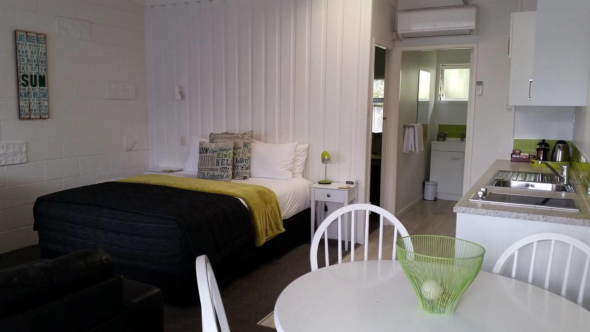 Motel Little Haven Lago Lago Taupo Esterno foto